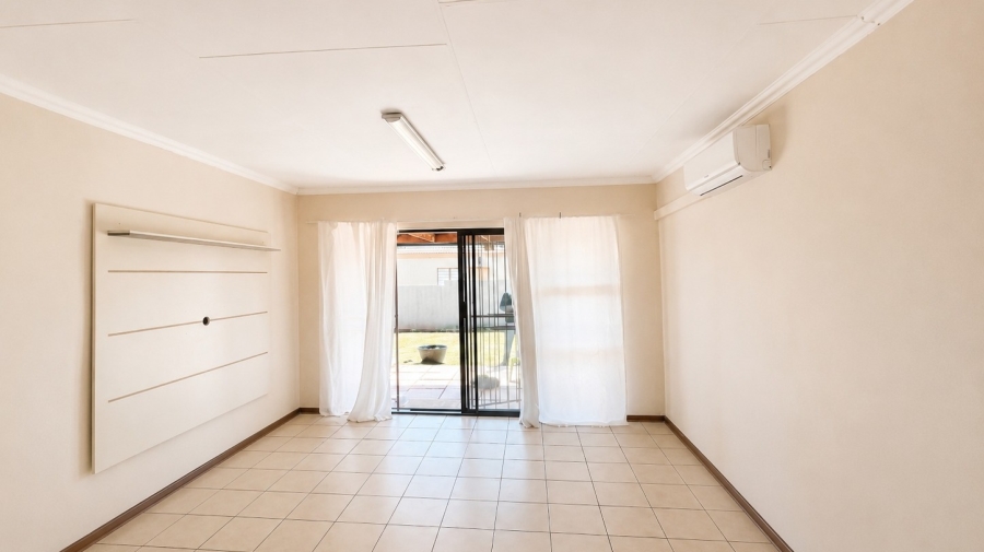2 Bedroom Property for Sale in Flamwood North West